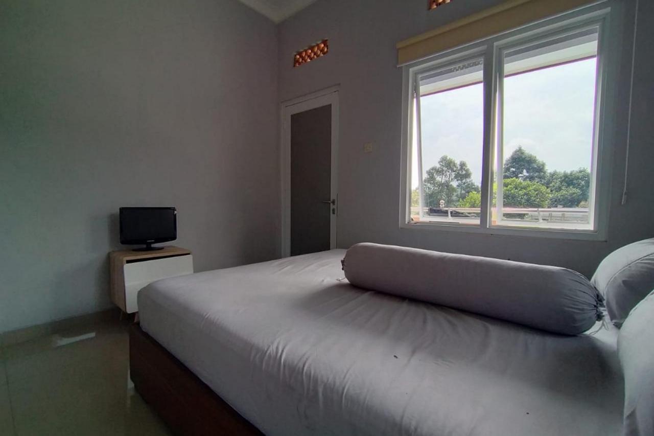 Villa Batu Tua Puncak Mitra Reddoorz Bogor Buitenkant foto