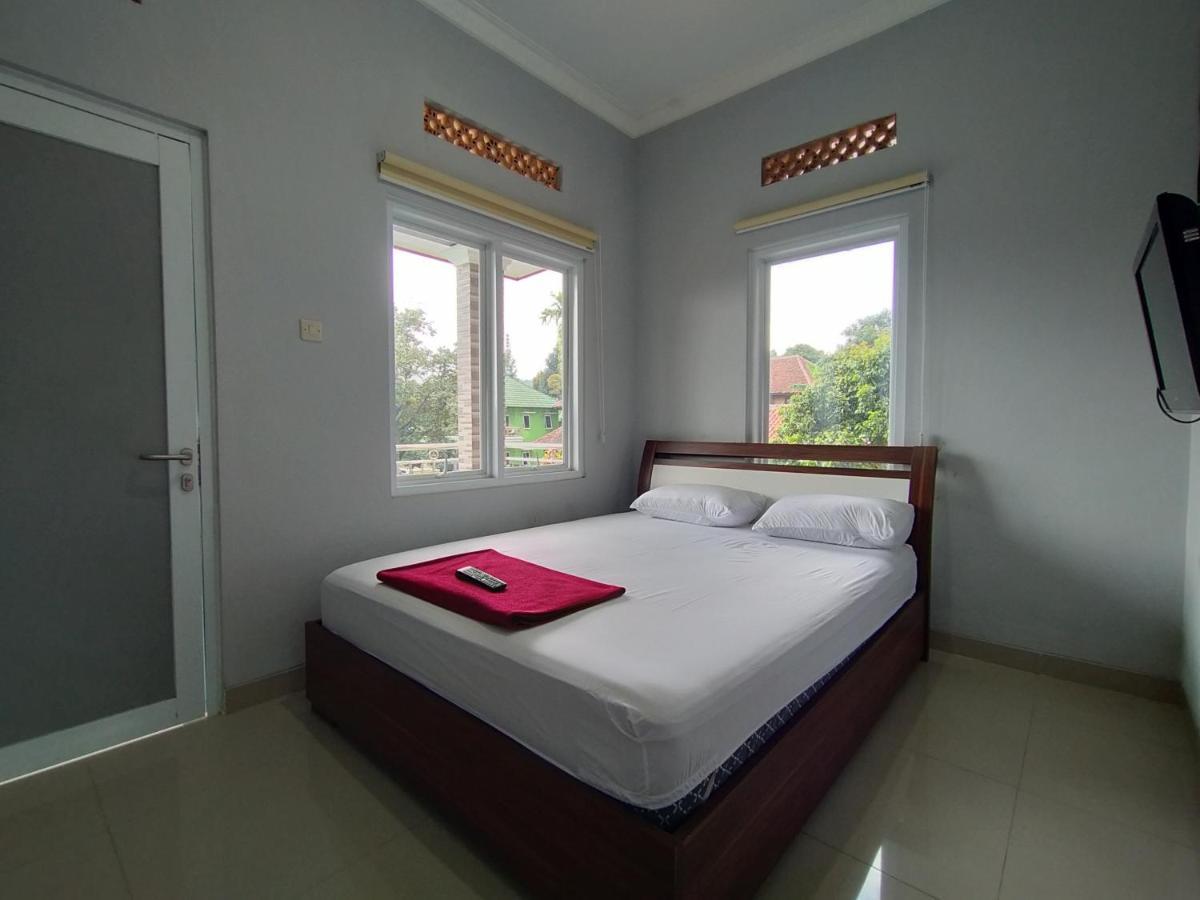 Villa Batu Tua Puncak Mitra Reddoorz Bogor Buitenkant foto