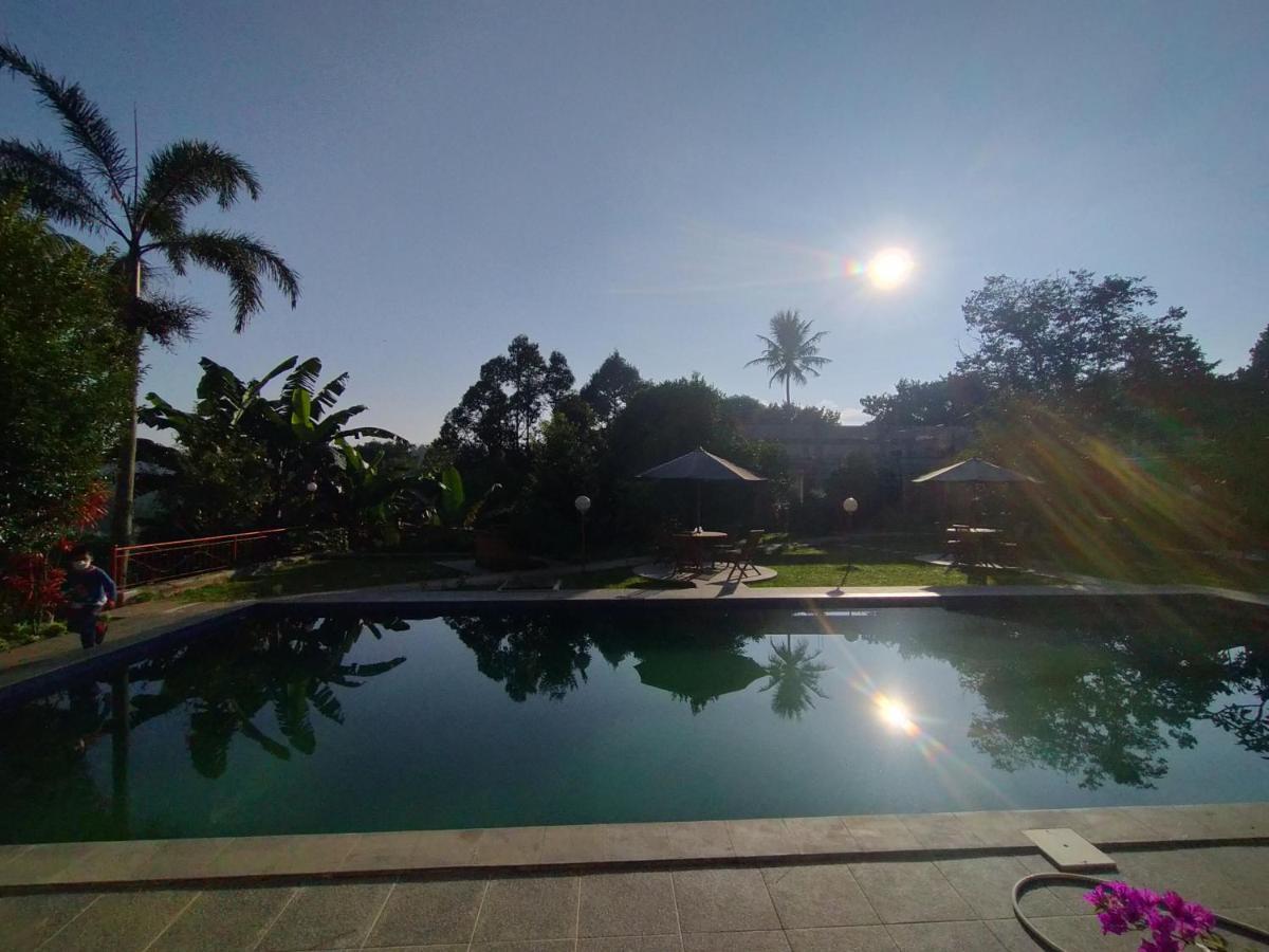 Villa Batu Tua Puncak Mitra Reddoorz Bogor Buitenkant foto