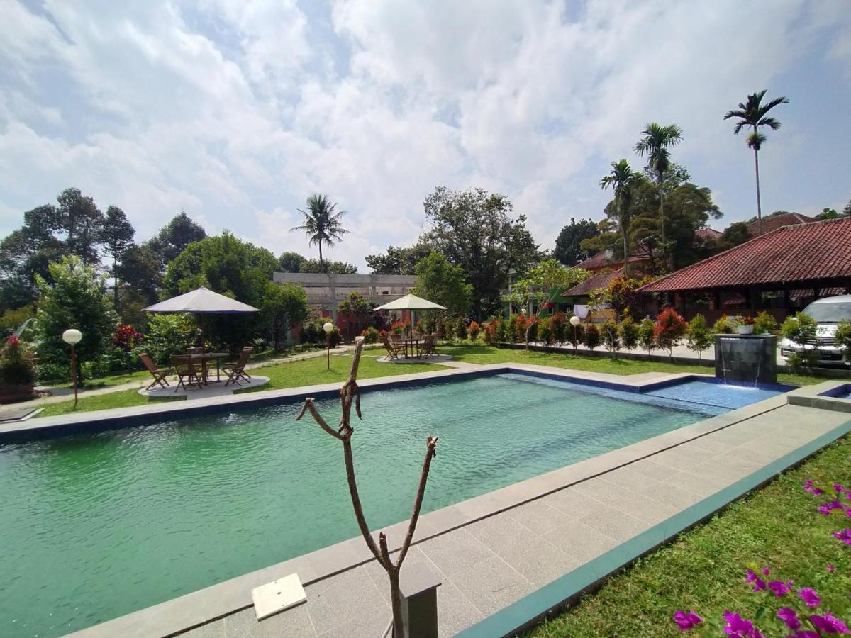 Villa Batu Tua Puncak Mitra Reddoorz Bogor Buitenkant foto