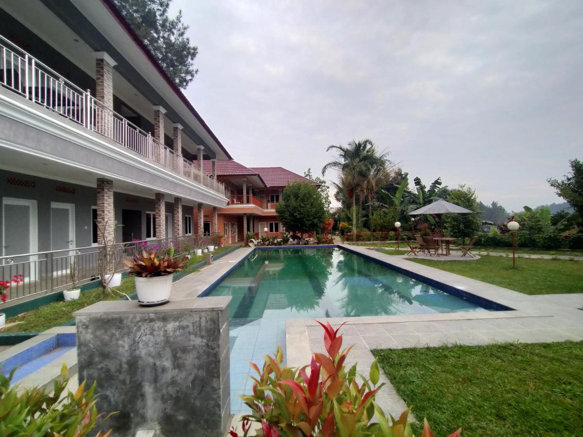 Villa Batu Tua Puncak Mitra Reddoorz Bogor Buitenkant foto